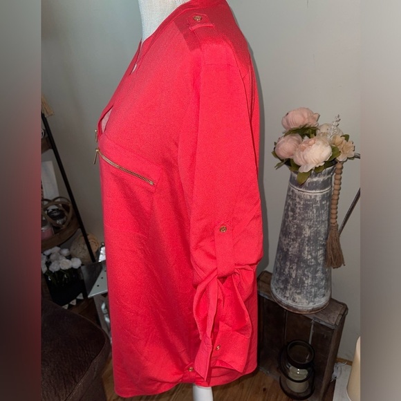 Calvin Klein ladies blouse. Salmon Color! Super pretty. Only worn once. Size XL - Picture 4 of 7